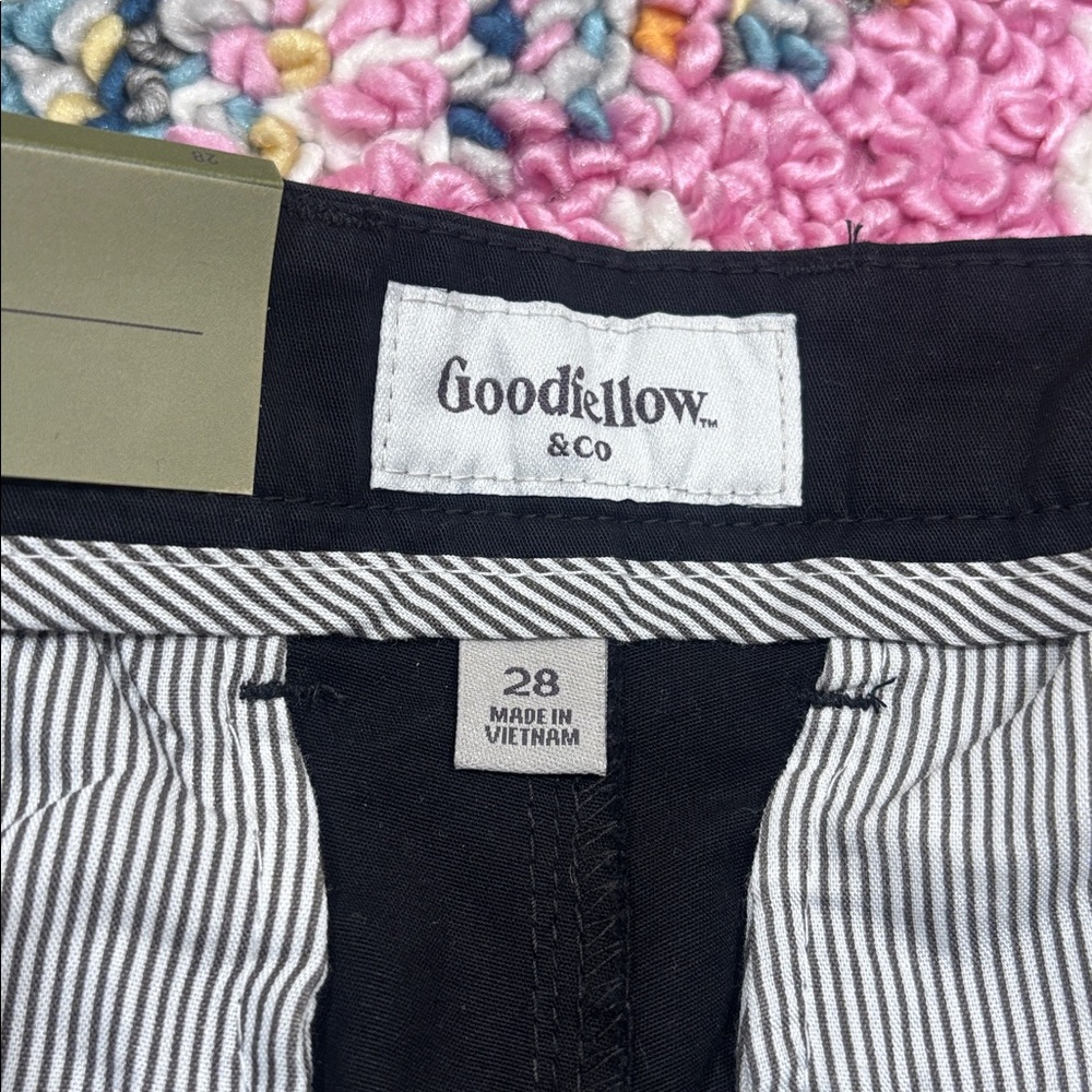 Goodfellow Shorts - Picture 2 of 3